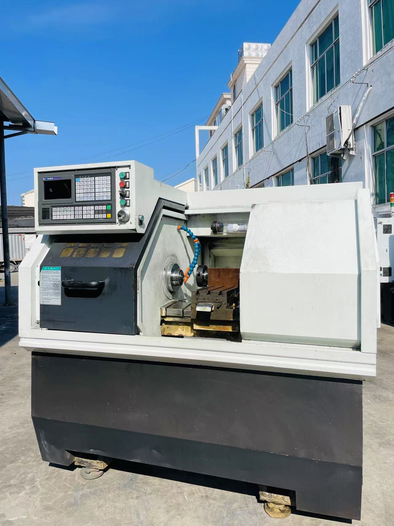 同款2臺(tái)0640數(shù)控車方機(jī)床 配廣數(shù)980tb3系統(tǒng),伺服主軸帶飛刀盤(pán)動(dòng)力頭